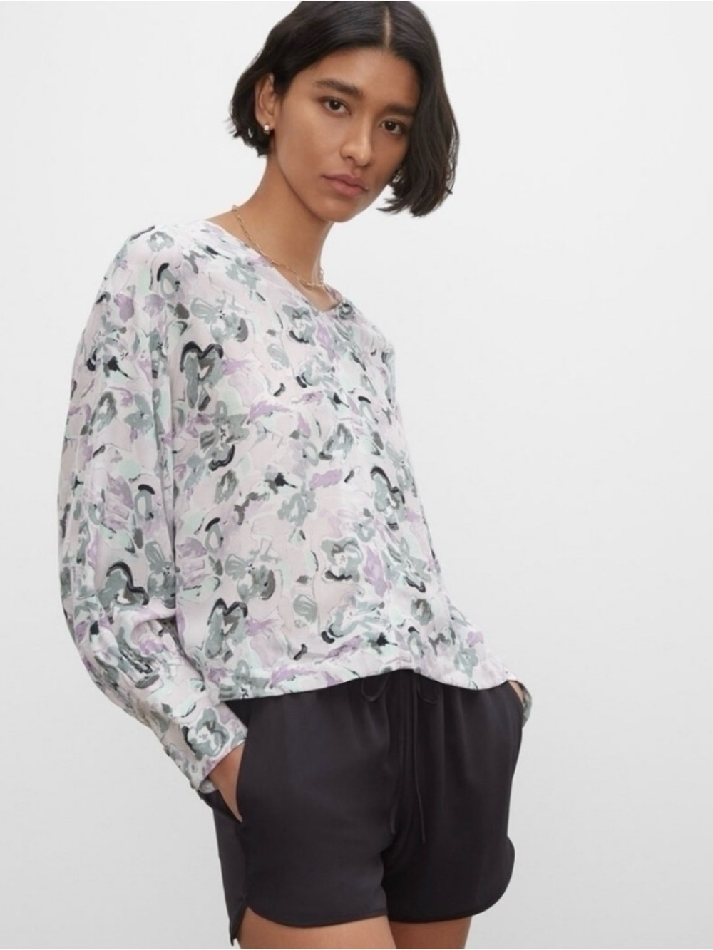 Club Monaco Floral V Neck Ballon Sleeve Top